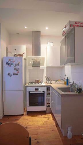 Charming Apartment In The Skyscraper District