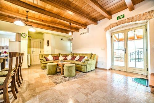 Holiday Home Bubani 111