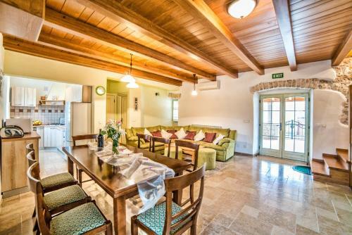 Holiday Home Bubani 111