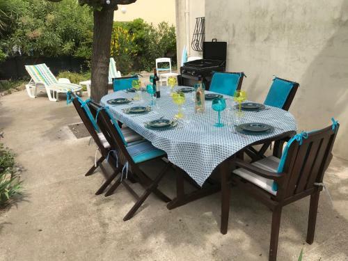 Maison de Vacances Avec Jardin � 50 M de La Plage