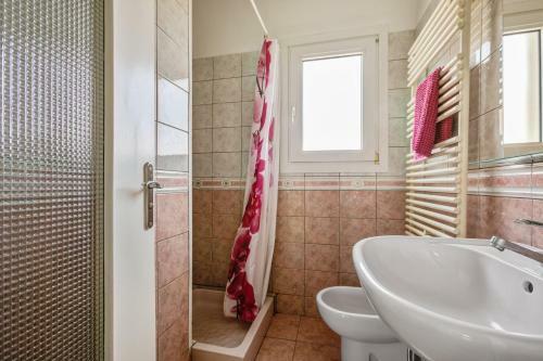 Maison de Vacances Avec Jardin � 50 M de La Plage