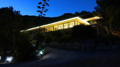 Villa Dyonis Vi4231by Riviera Holiday Homes
