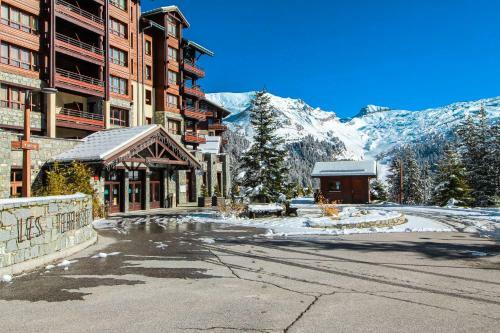 Apartamento Cosy, Modern 2-bed With Fireplace & Beautiful Views