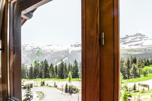 Apartamento Cosy, Modern 2-bed With Fireplace & Beautiful Views