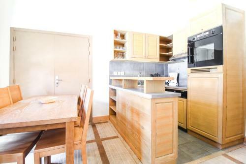 Apartamento Cosy, Modern 2-bed With Fireplace & Beautiful Views