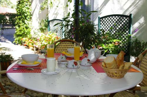 Hotel La Tour Des Fees