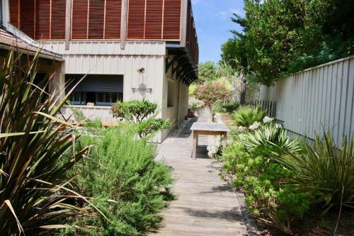 Stunning High Standard Villa, Heated Pool+aircon+terrace+garden