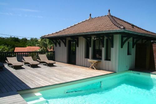 Stunning High Standard Villa, Heated Pool+aircon+terrace+garden