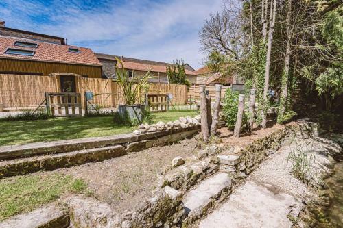 Apartamentos Gites S�r�na� Avec Vue Sur Rivi�re