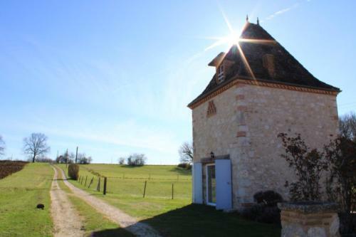 Beautiful Pigeonnier With Sensational Surroundings