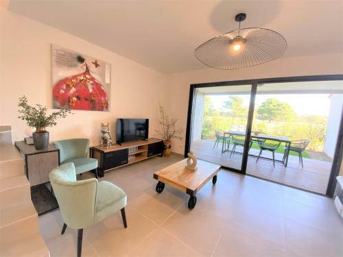 Jolie Villa Avec Jacuzzi A 1km de La Plage de Cala Rossa