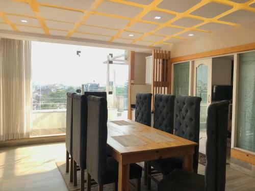 Aura Home