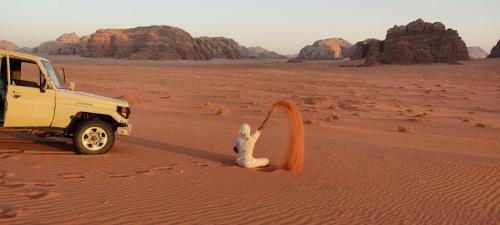 Wadi Rum Desert Eid Camp & Cave & Tours