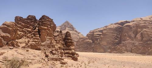 Wadi Rum Desert Eid Camp & Cave & Tours