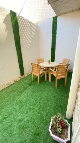 Naser Apartments