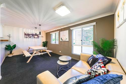 Hostal Calamvale Business Or Holiday Like Home