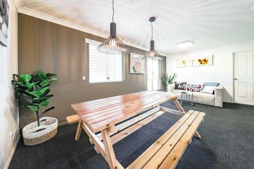 Hostal Calamvale Business Or Holiday Like Home