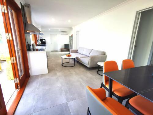 Modern Villa Close To Cbd, Airport, Botanical Gardens