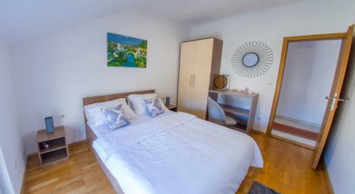 Mila Apartments
