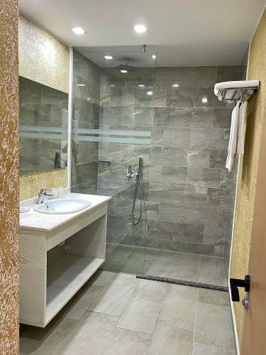 Hotel 3b Suites