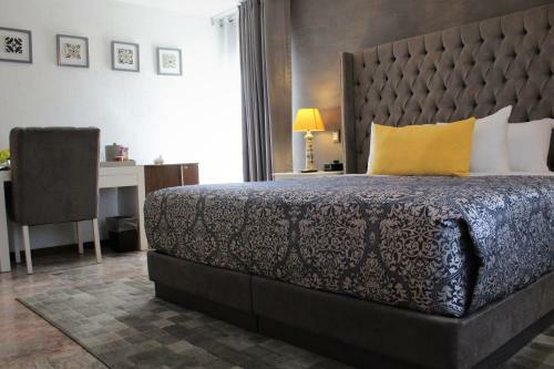 Santo Refugio Heritage Hotel