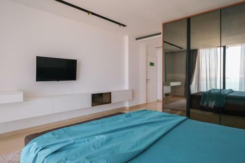 Panoramic Lake View Luxury Villa
