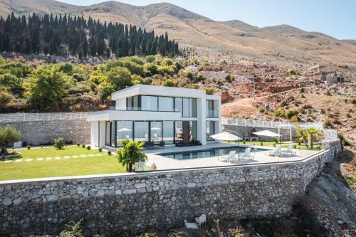 Panoramic Lake View Luxury Villa