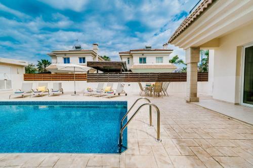 Villa Nikol
