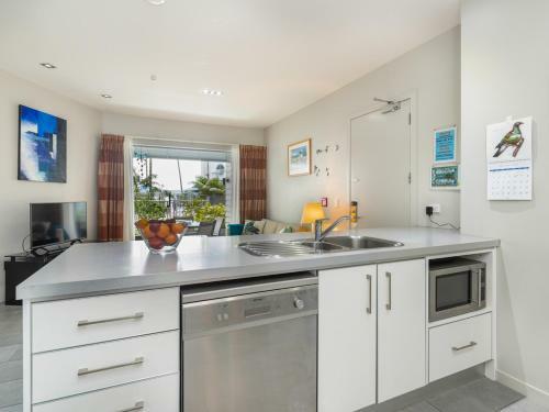 Oceanside - Paihia Waterfront Apartment