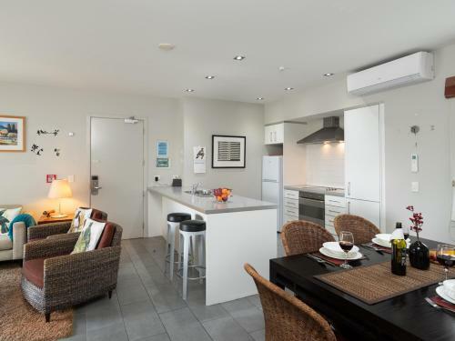 Oceanside - Paihia Waterfront Apartment
