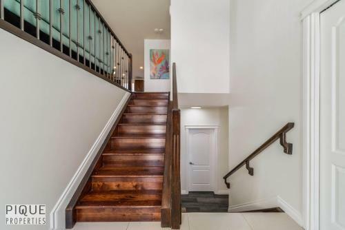Villa New, 3bdrm Tropical Oasis, Central, Garage, Fireplace, Wifi!