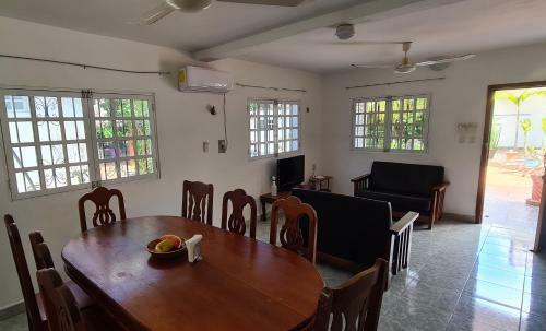Alipal - Wonderful Private House. Garden And Pool