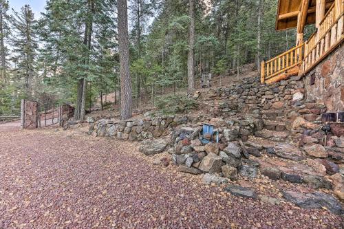 Rustic Greer Cabin With Mountain Views!