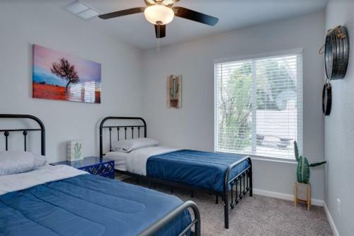 Private Resort Centrally Located W/ Outdoor Oasis.