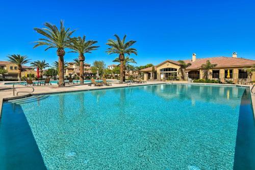 Lovely Mesa Townhome With Pool And Hot Tub Access