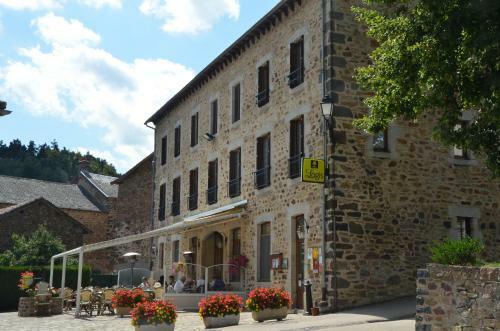 Hotel Logis Auberge De L'allagnonette