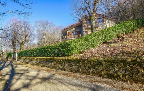 Nice Home In Arcidosso With Wifi And 5 Bedrooms