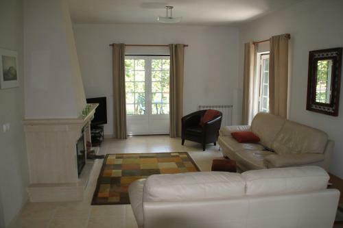 Cozy Villa Near Obidos With Private Swimming Pool