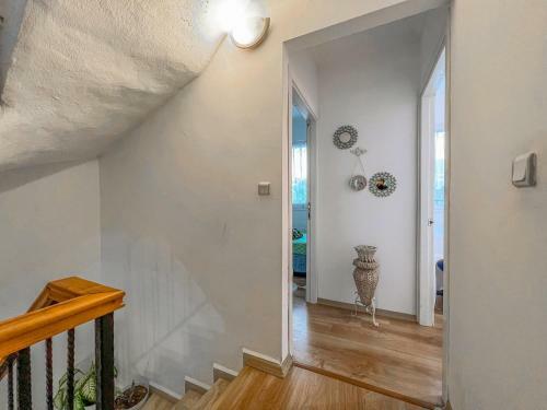 Huge 3br Villa With A Beautiful Garden At Ortakent