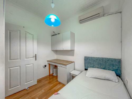 Huge 3br Villa With A Beautiful Garden At Ortakent