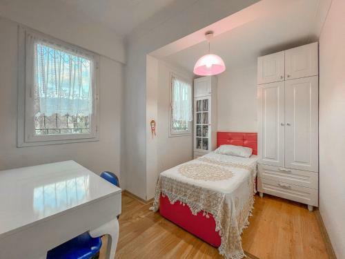 Huge 3br Villa With A Beautiful Garden At Ortakent