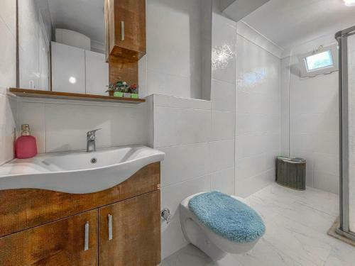 Huge 3br Villa With A Beautiful Garden At Ortakent