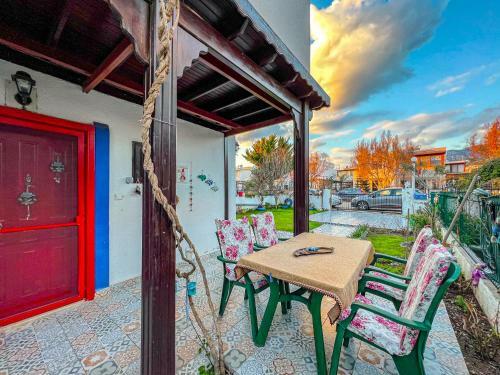 Huge 3br Villa With A Beautiful Garden At Ortakent