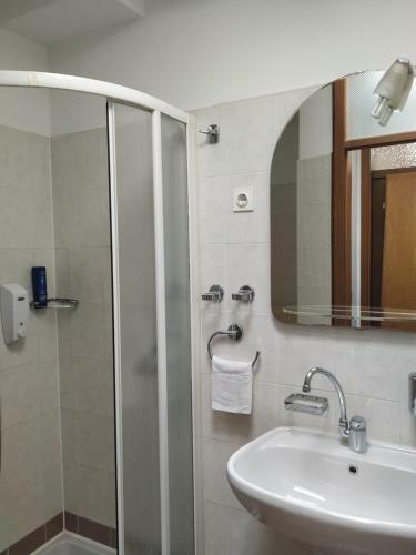 Hotel Accomodation Pertout