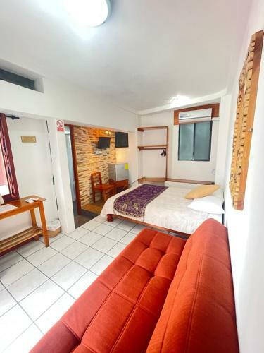 Maidith White Cove Hotel