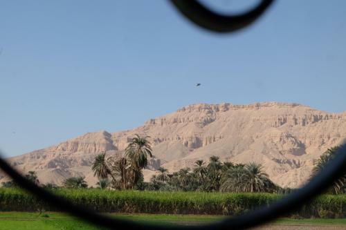 New Luxury Villa, Best Mountain Views! Near Temples