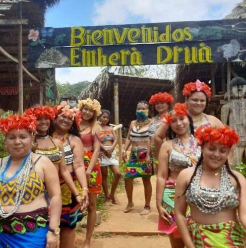 Casa Cerca de Comunidad Indigena Y Canal de Panam�
