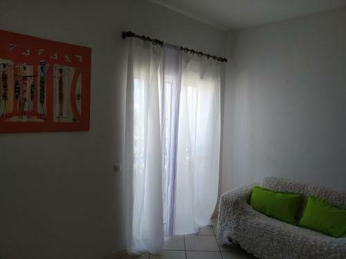 Bright Apartment Second Beach Line