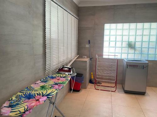-a- Bakerstreet- Beautiful Two Bedroom Apartment