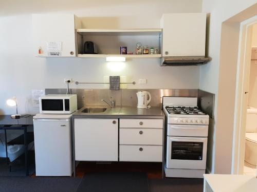 Stirling Apartments - Studio 1